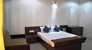 Shri Keshav Hotel, Shirdi 2